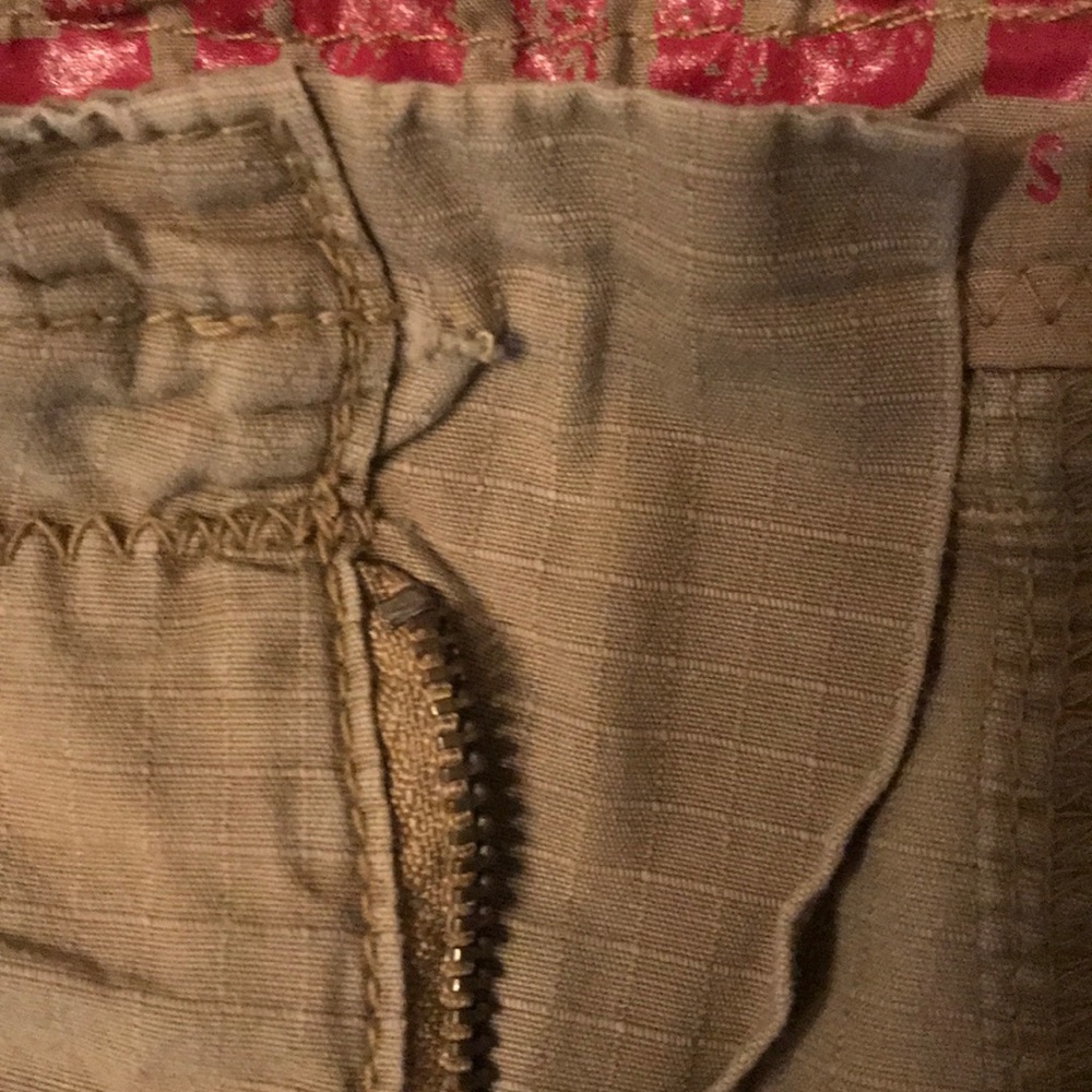Shorts - Picture 3 of 5